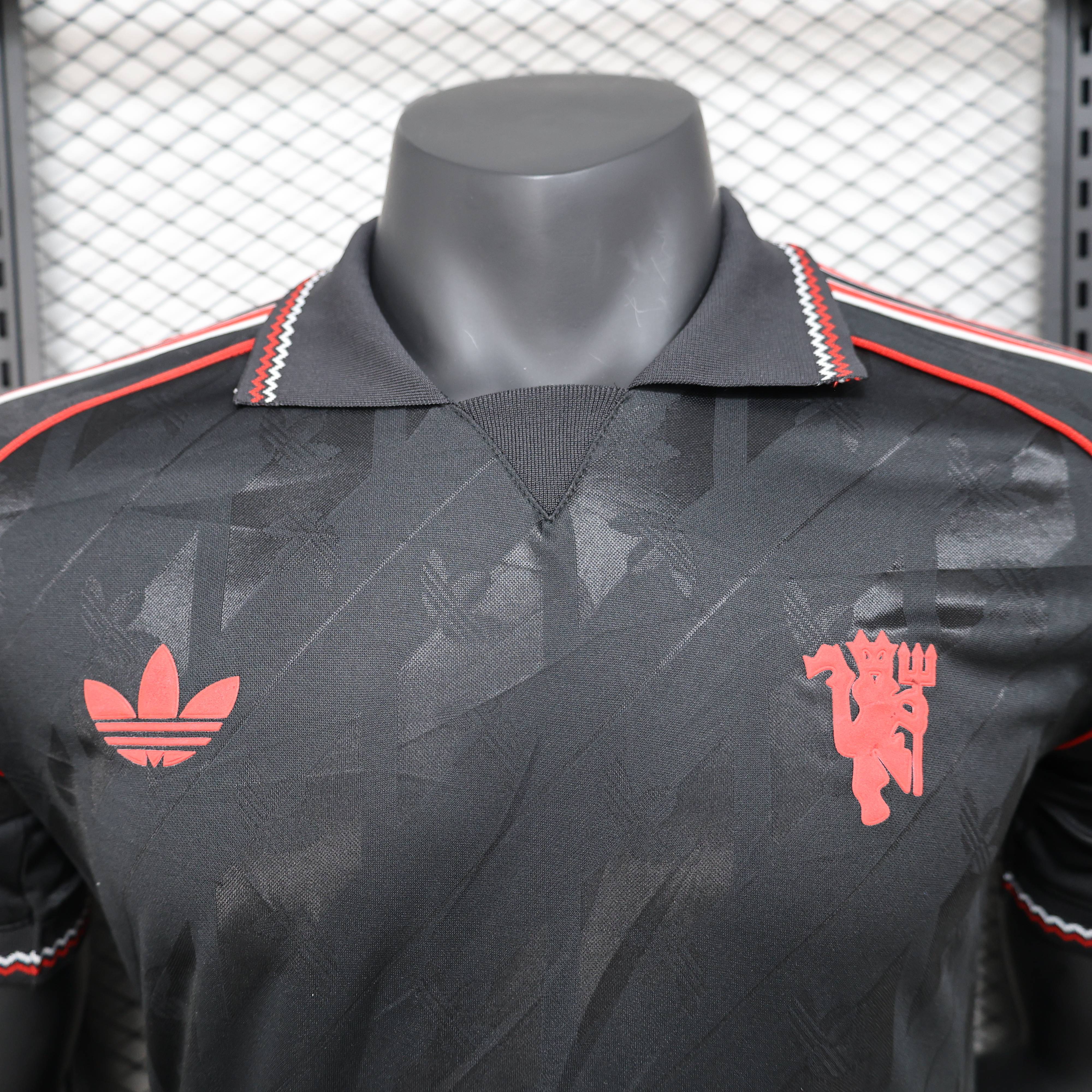 2024/2025 Manchester United black Retro soccer jersey For Player Version