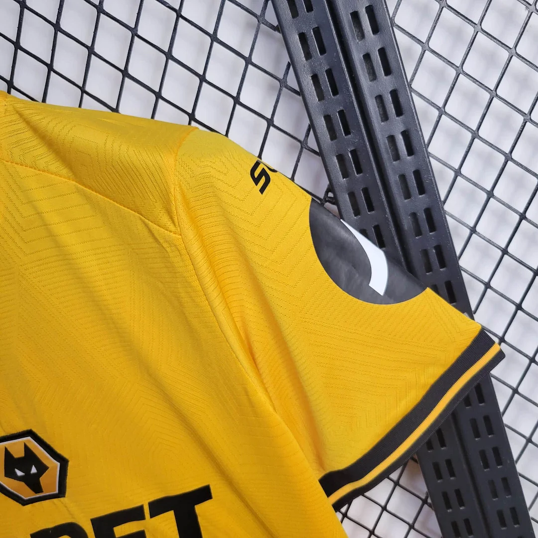 2024/2025 Wolverhampton Home Football Shirt( Fans Edition )