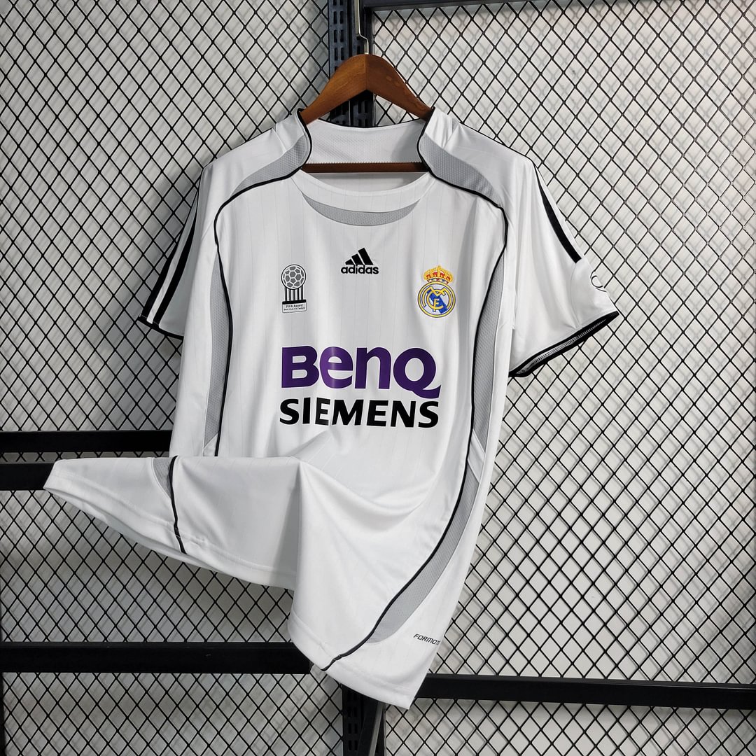 2006/2007 Real Madrid Retro Home Football Shirt