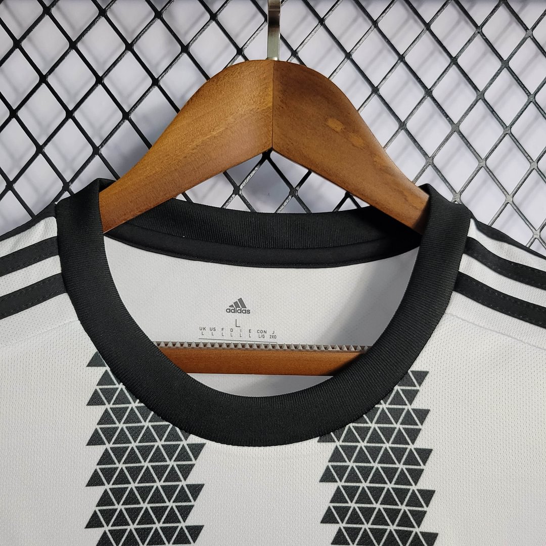 2022/2023 Juventus Home Football Shirt