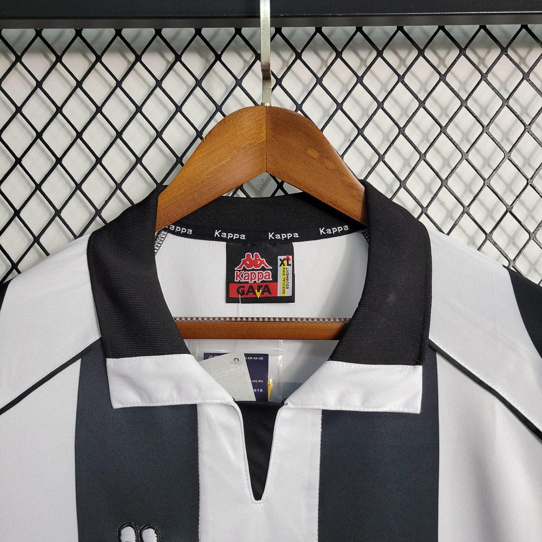 1997/1998 Juventus Retro Long Sleeve Home Football Shirt