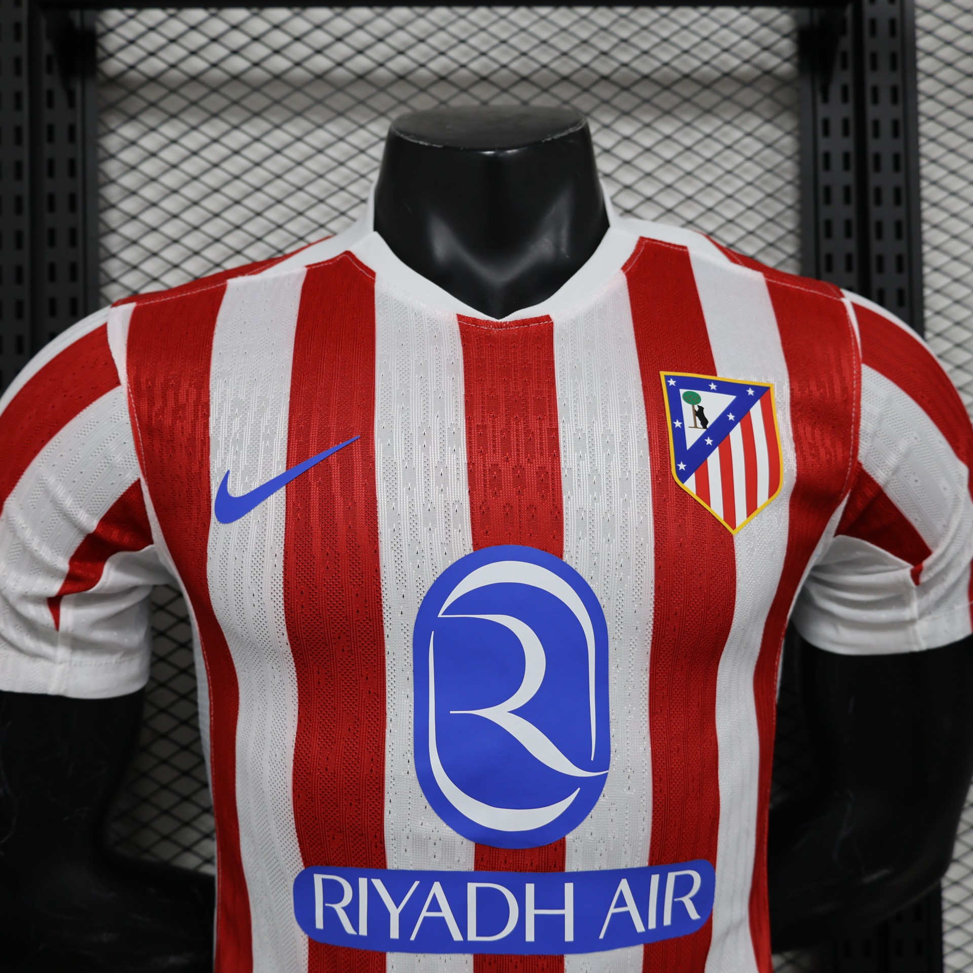 2025/2026 Atletico Madrid Home Football Shirt (Player Version)