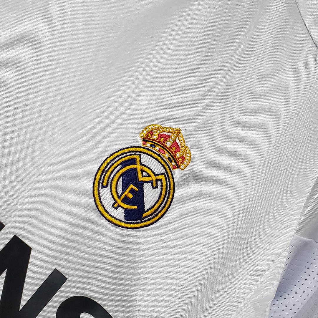 2004/2005 Real Madrid Retro Home Football Shirt
