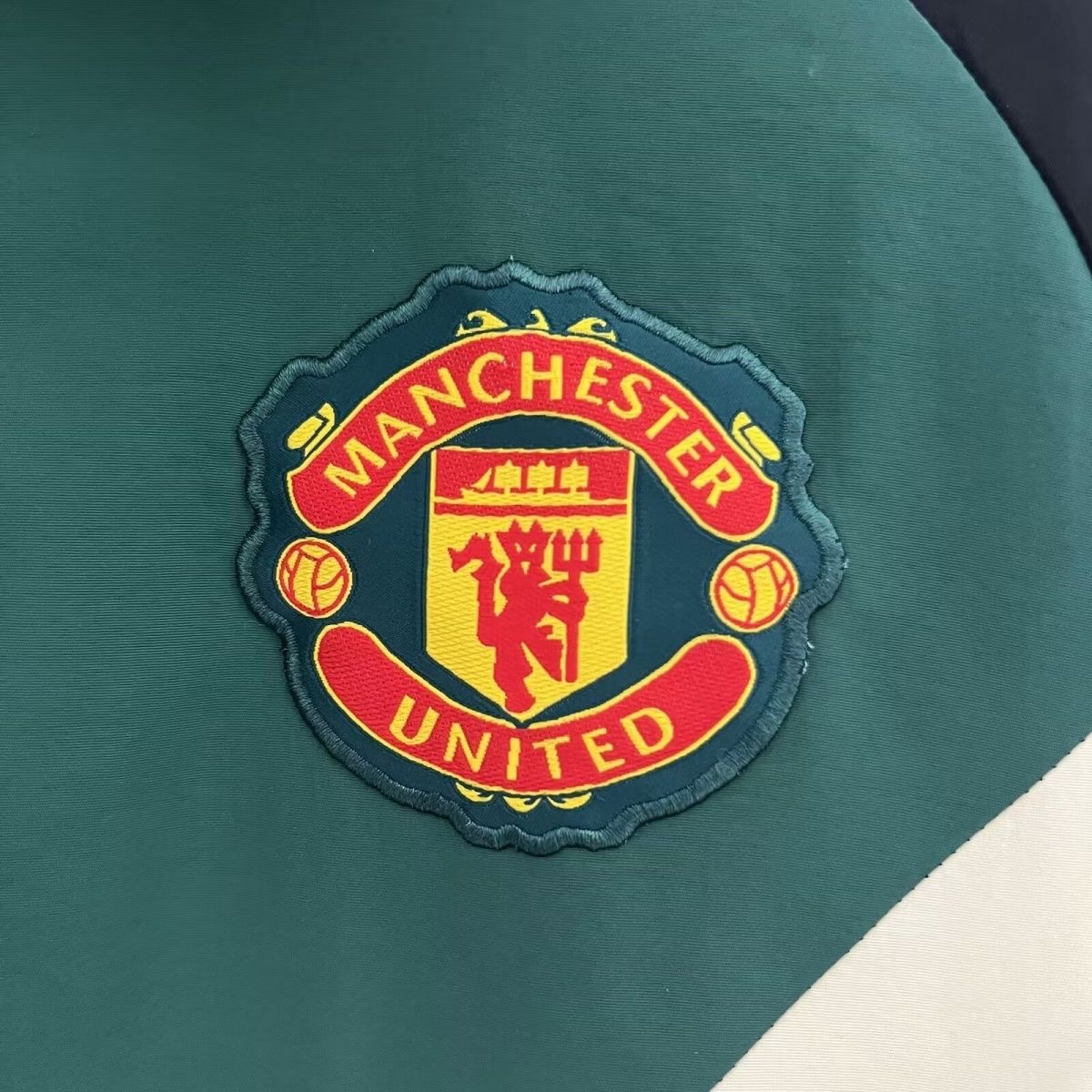 2024/2025 manchester united (black-green) Reversible Windbreaker Football Shirt