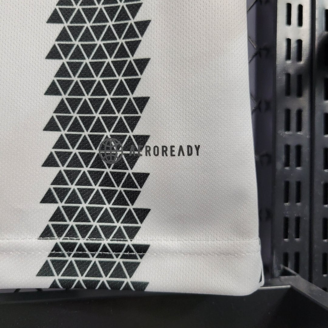 2022/2023 Juventus Home Football Shirt