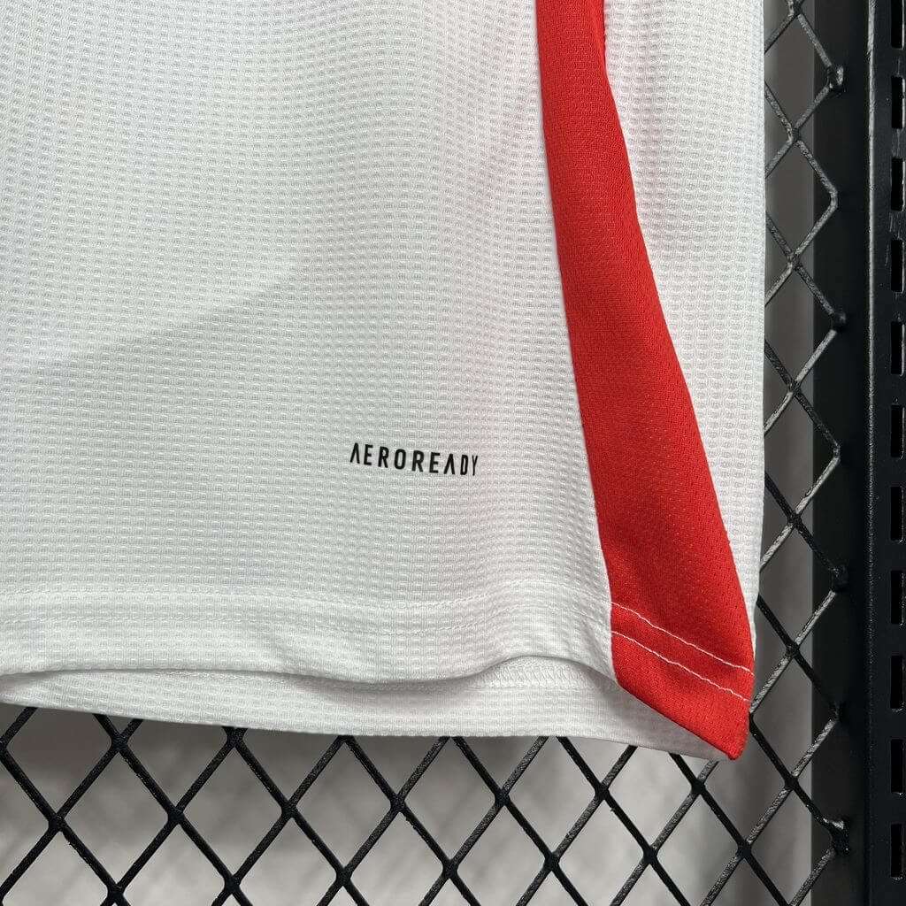 2024/2025 Fulham Home Football Shirt( Fans Edition )