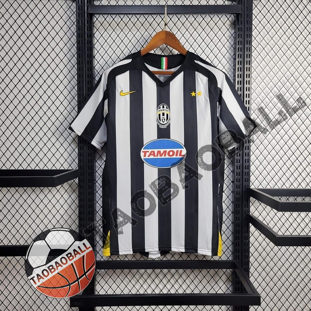 2005/2006 Retro Juventus Home Football Shirt