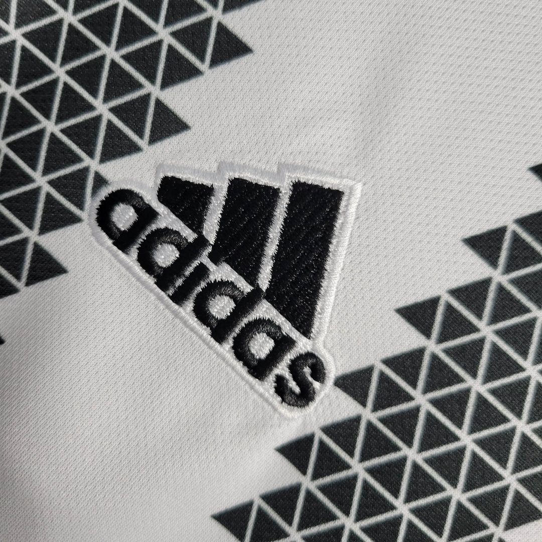2022/2023 Juventus Home Football Shirt