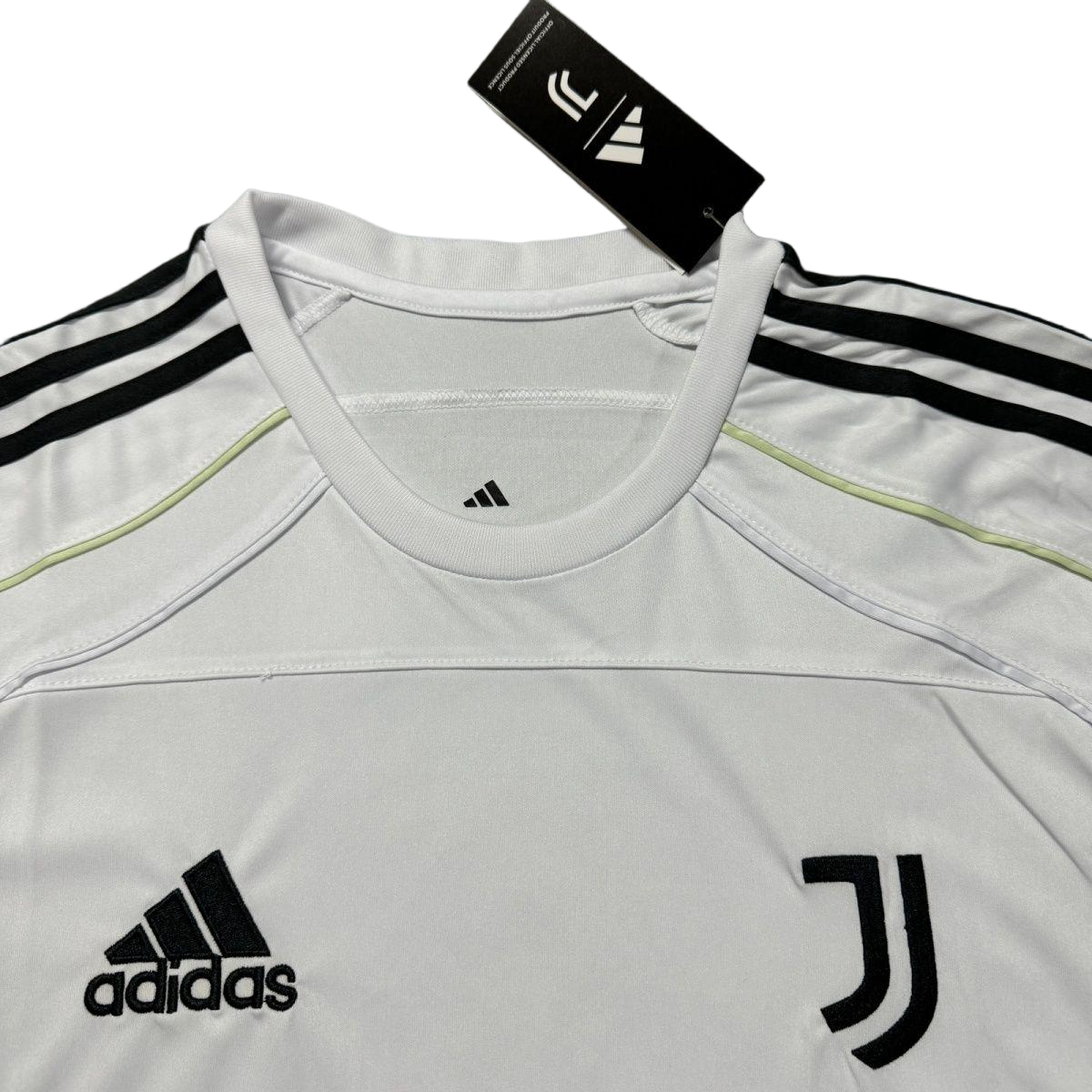 2025/2026 Juventus White Football jersey( Fans Edition )