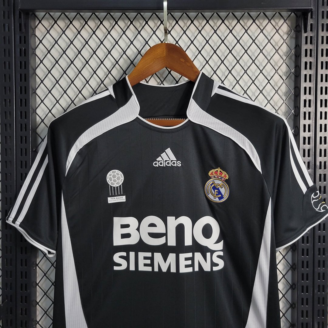 2006/2007 Real Madrid Retro Away Football Shirt
