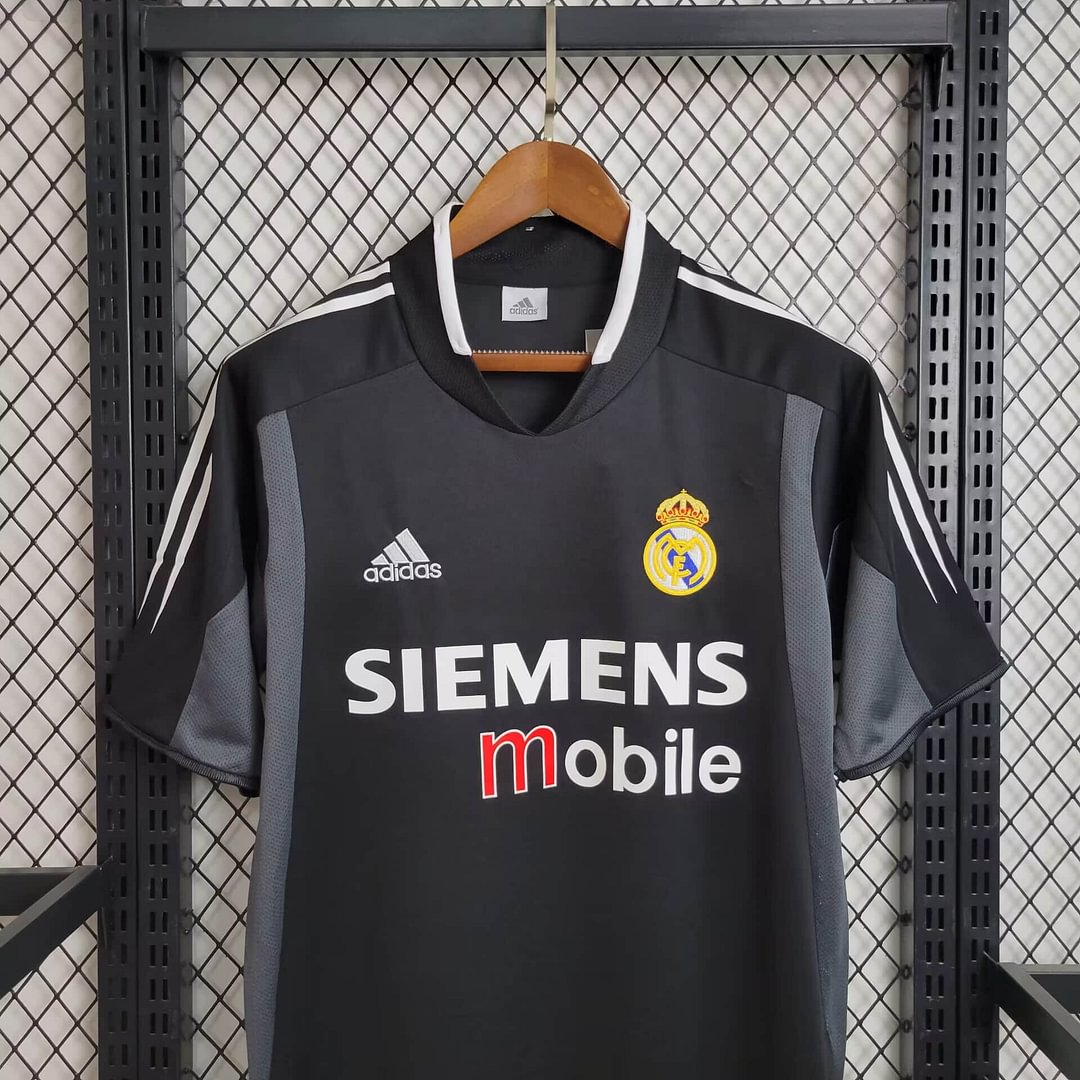 2004/2005 Real Madrid Retro Away Football Shirt