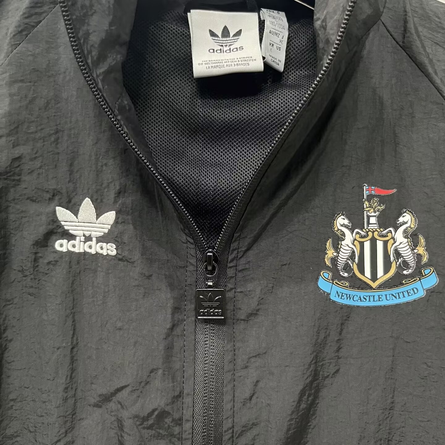 2024/2025 Newcastle Black Windbreaker Football Shirt