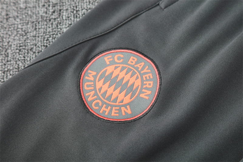 2025/2026 Bayern Half zip training suit set