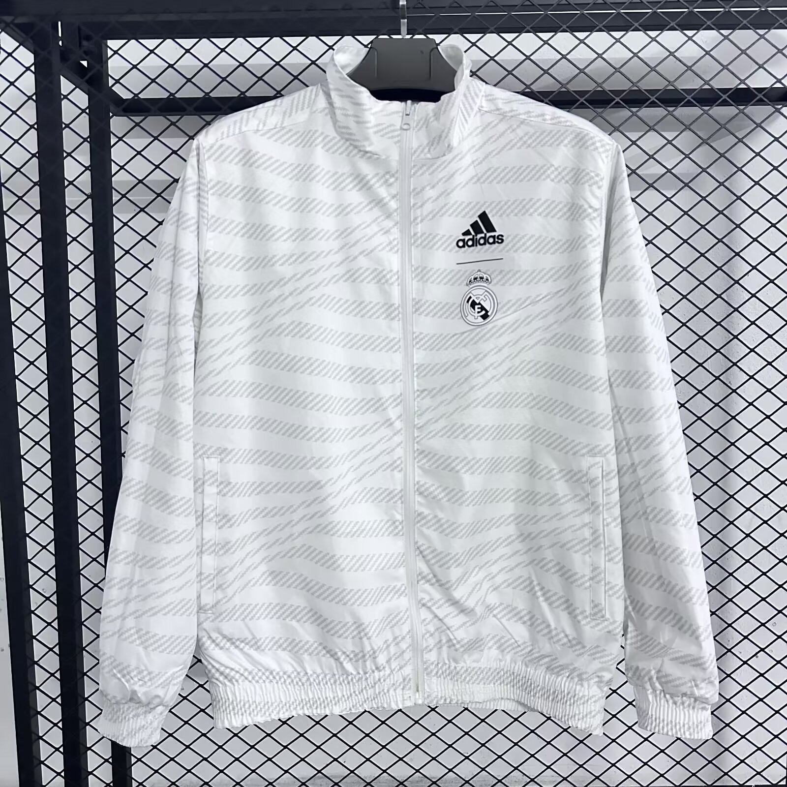 2025/2026 Real Madrid Reversible Windbreaker( White)Football Shirt