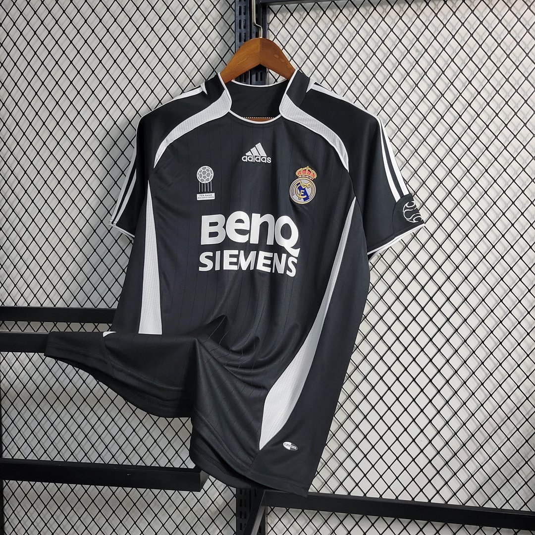 2006/2007 Real Madrid Retro Away Football Shirt
