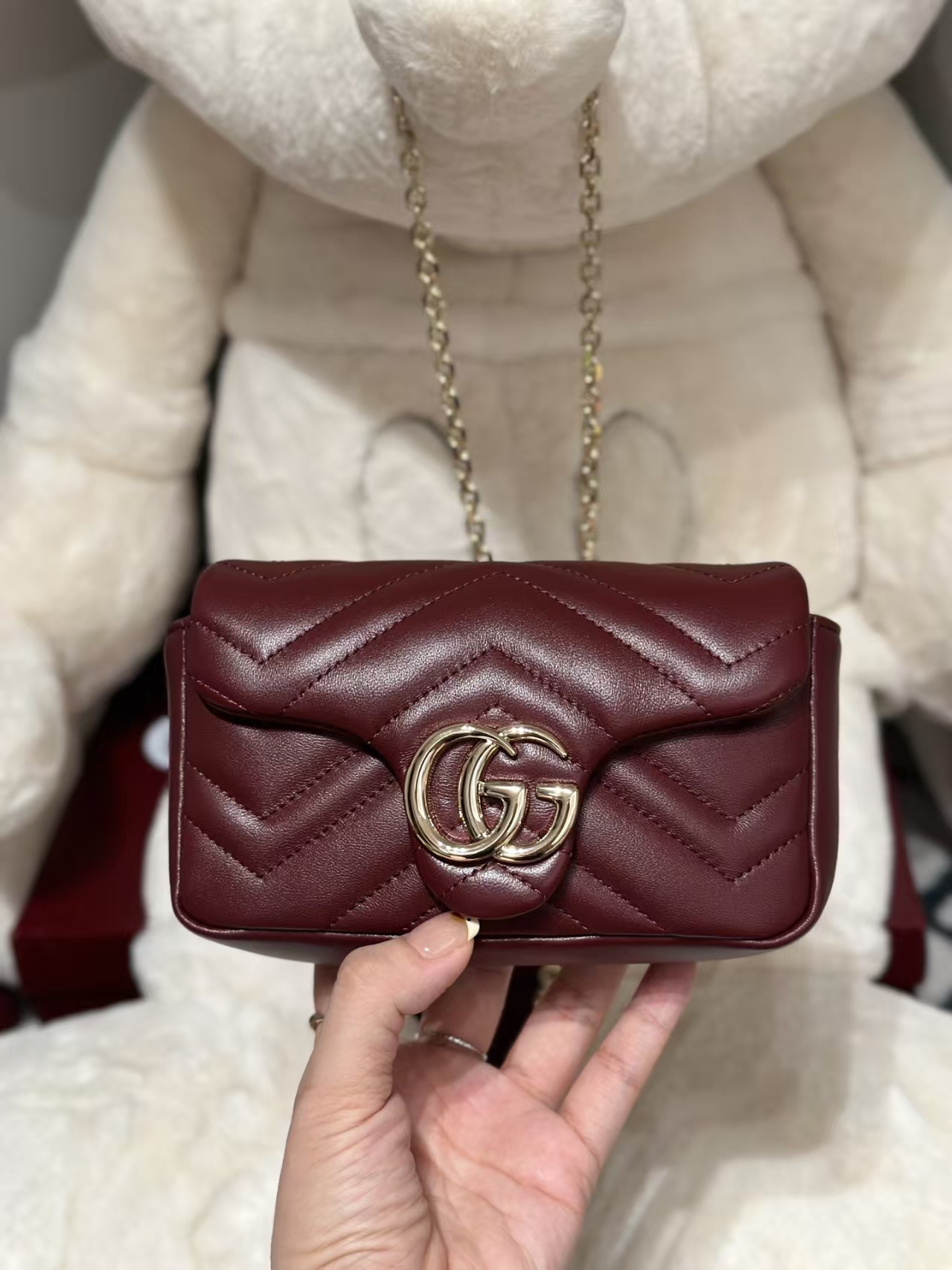 Gucci GG Marmont Mini Shoulder Bag in Gucci Ancora Red | Matelassé Lambskin
