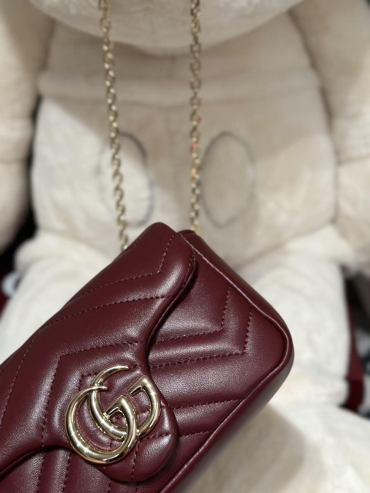 Gucci GG Marmont Mini Shoulder Bag in Gucci Ancora Red | Matelassé Lambskin