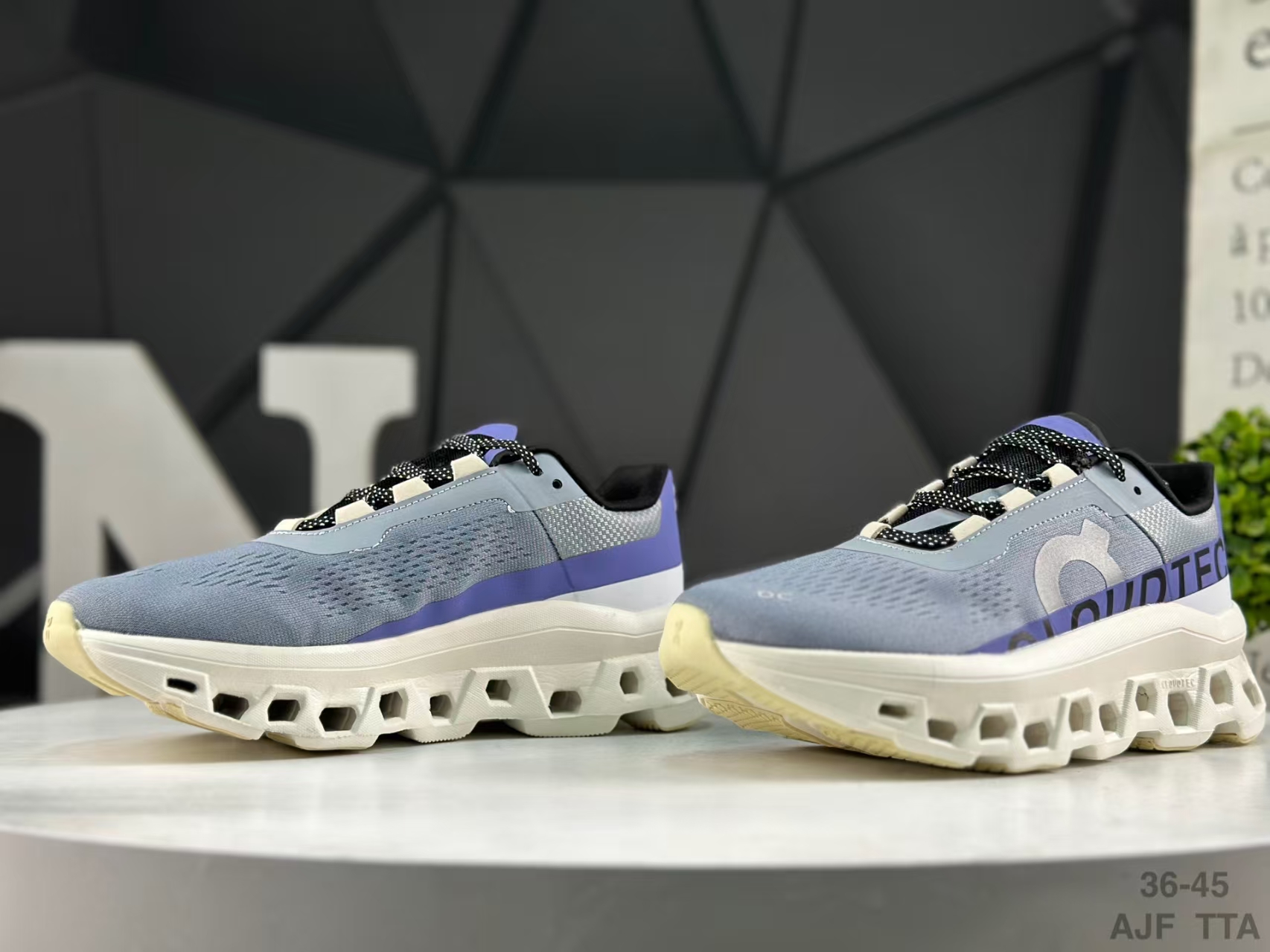 On Men's Cloudmonster 2 Running Shoes - Light Grey / Cloud