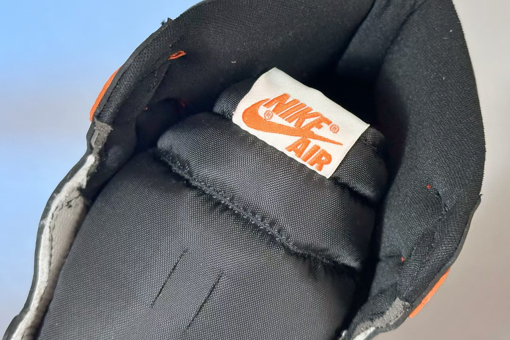 Air Jordan 1 High OG Black Orange Leather, 