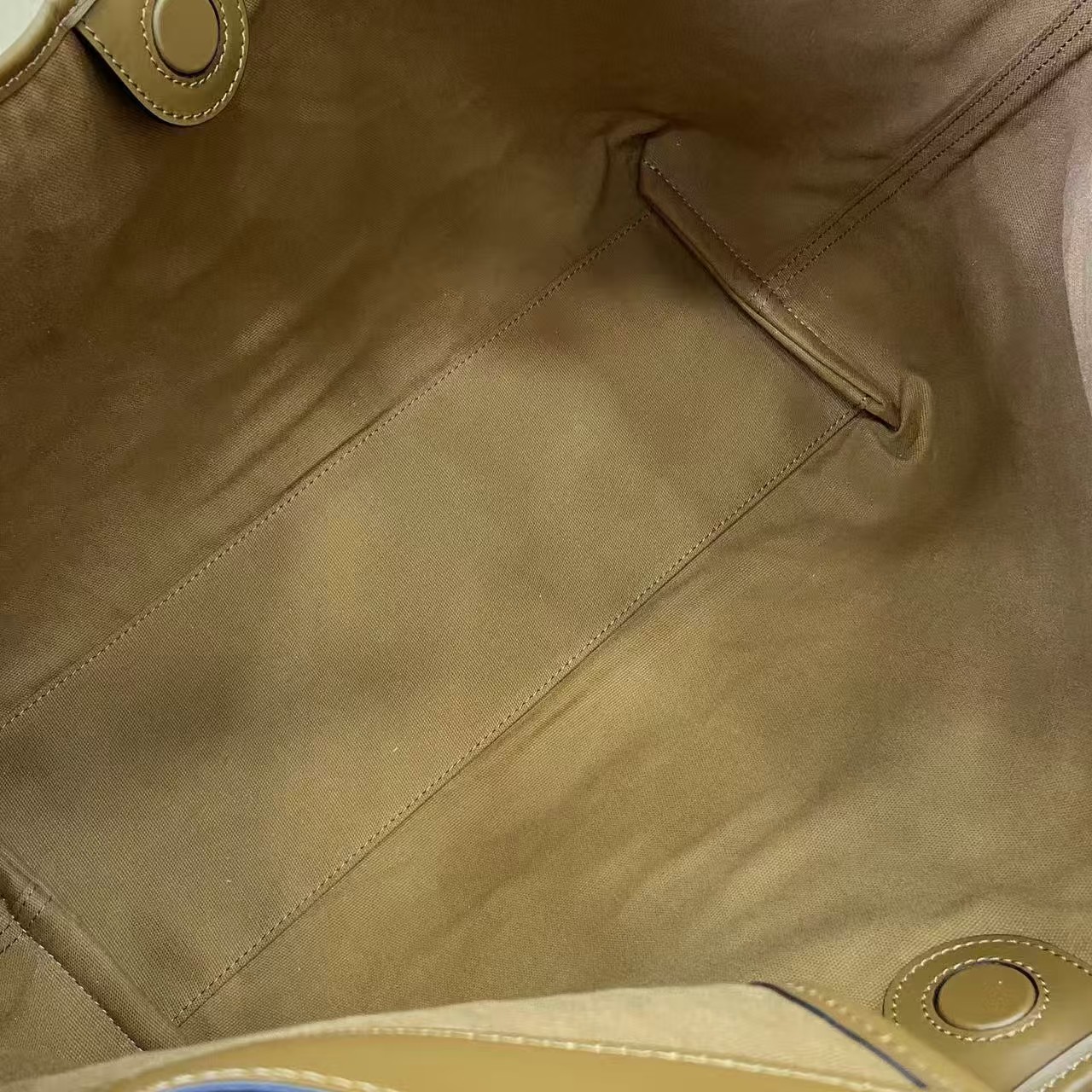 Gucci Giglio Large Tote Bag in Light Brown | GG Suede with Detachable Clutch