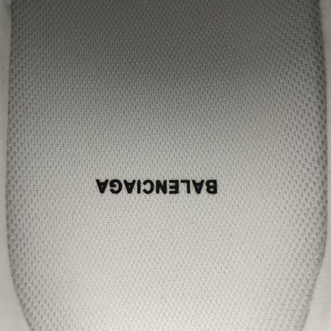 Balenciaga Hamptons White Calfskin Loafers – Modern Round Toe Slip-On