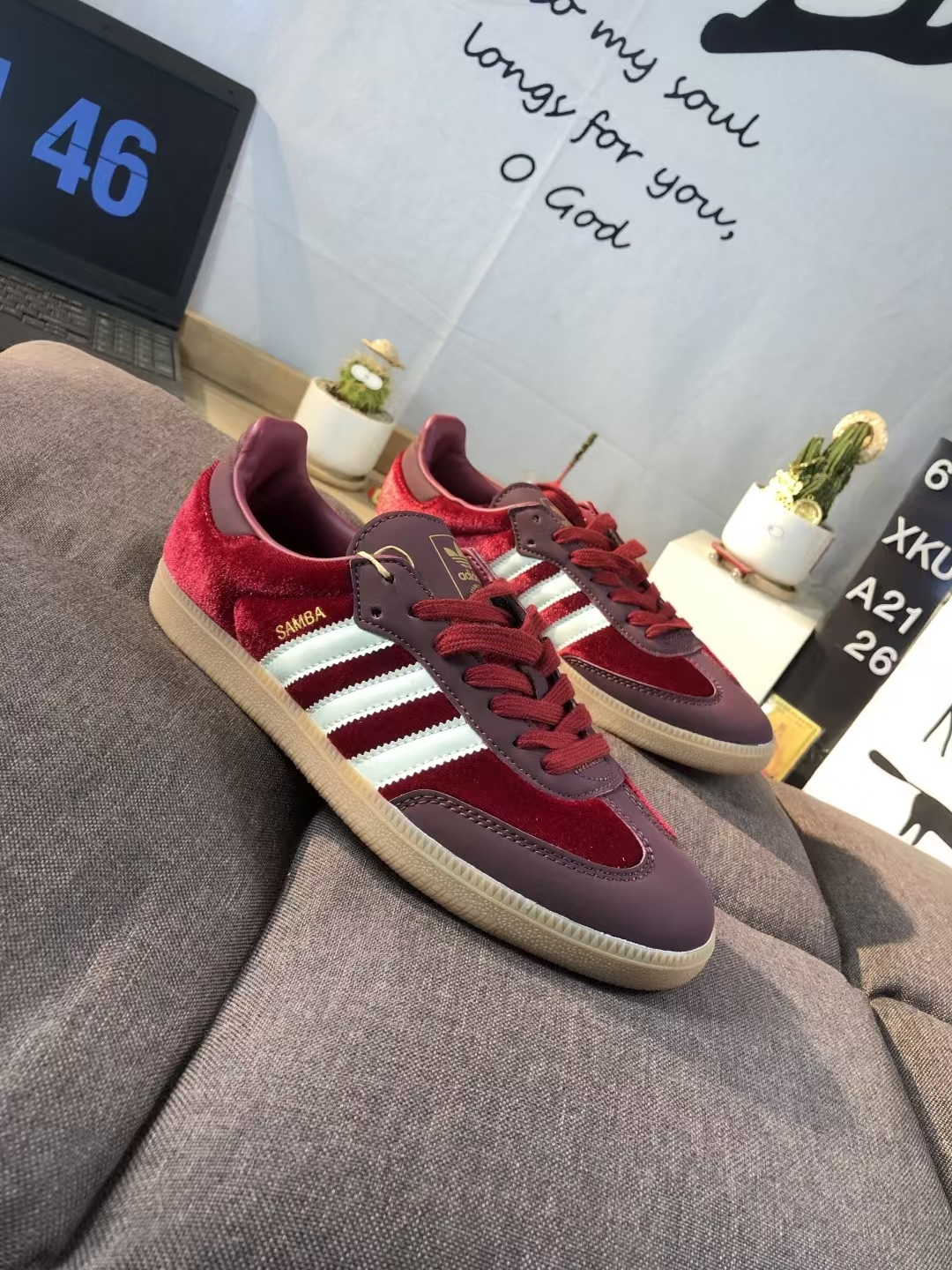 adidas Originals Samba – Burgundy, White & Black Low-Top Casual Sneakers