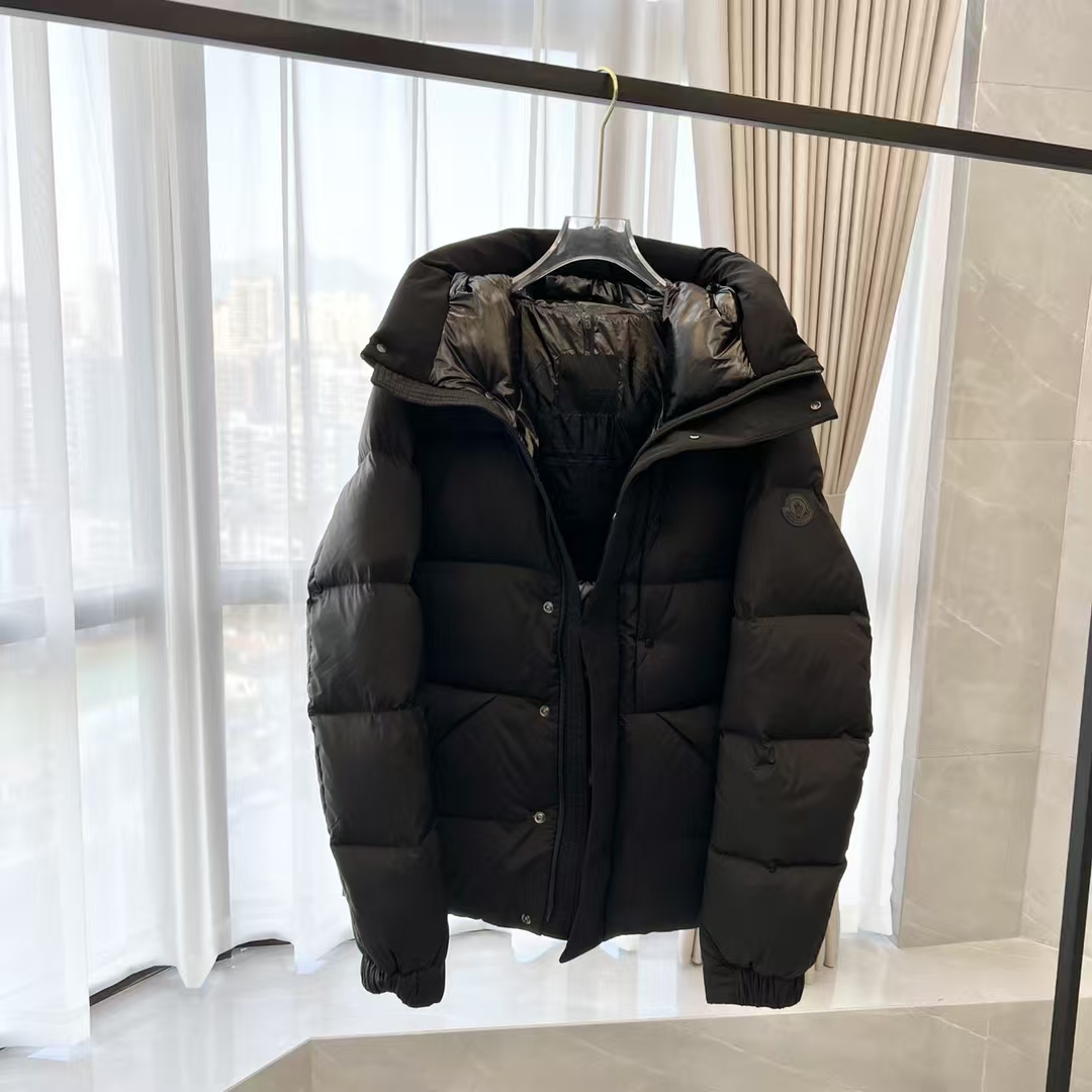 Moncler Black Down Jacket – Iconic Luxury Puffer Coat