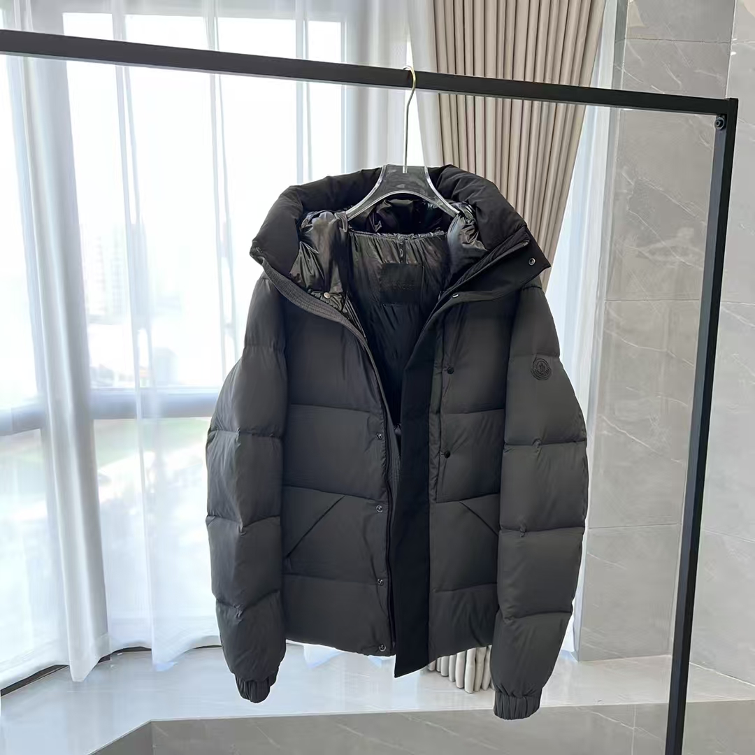 Moncler Charcoal Grey Down Jacket – Sophisticated Luxury Puffer