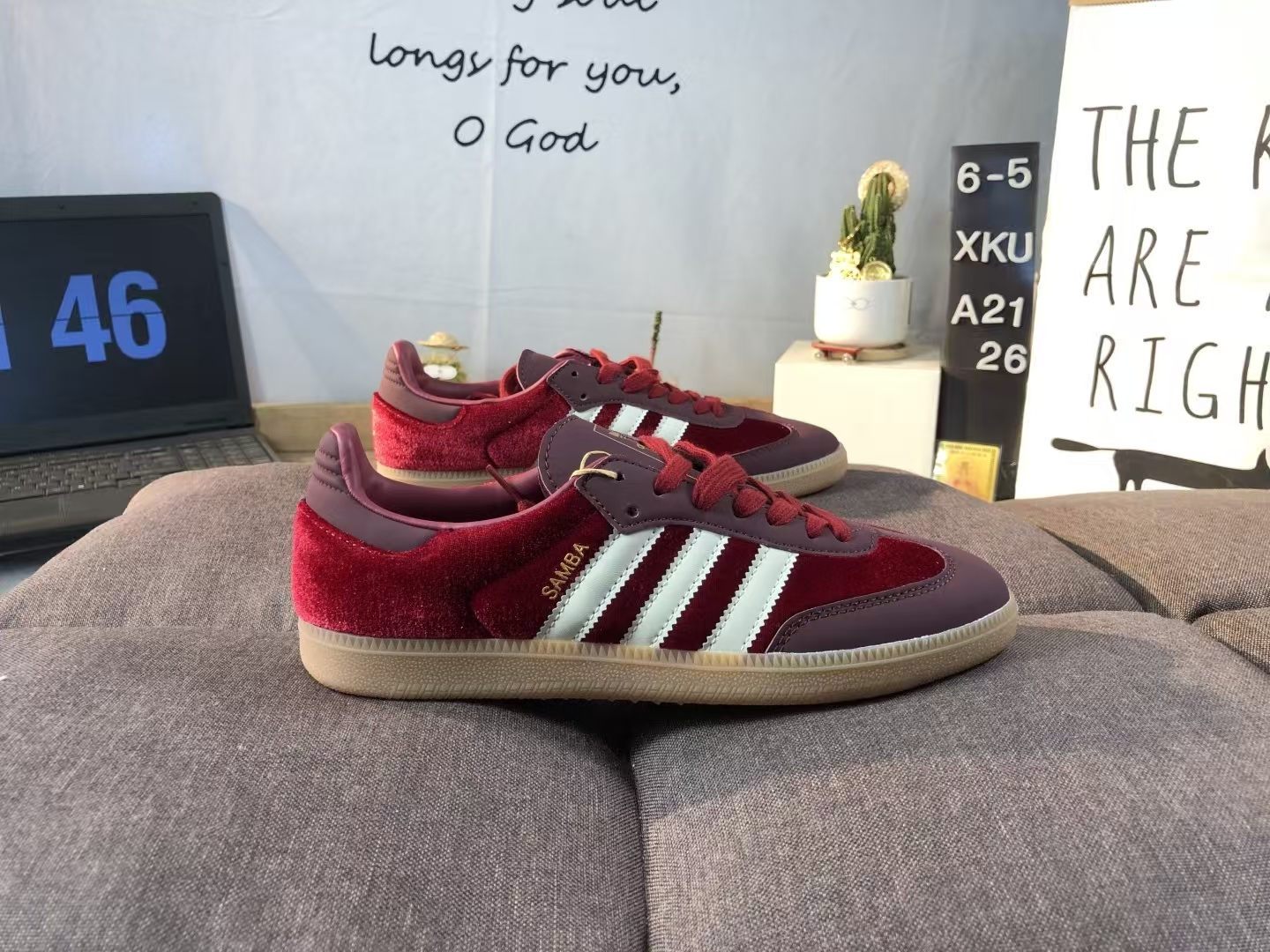 adidas Originals Samba – Burgundy, White & Black Low-Top Casual Sneakers