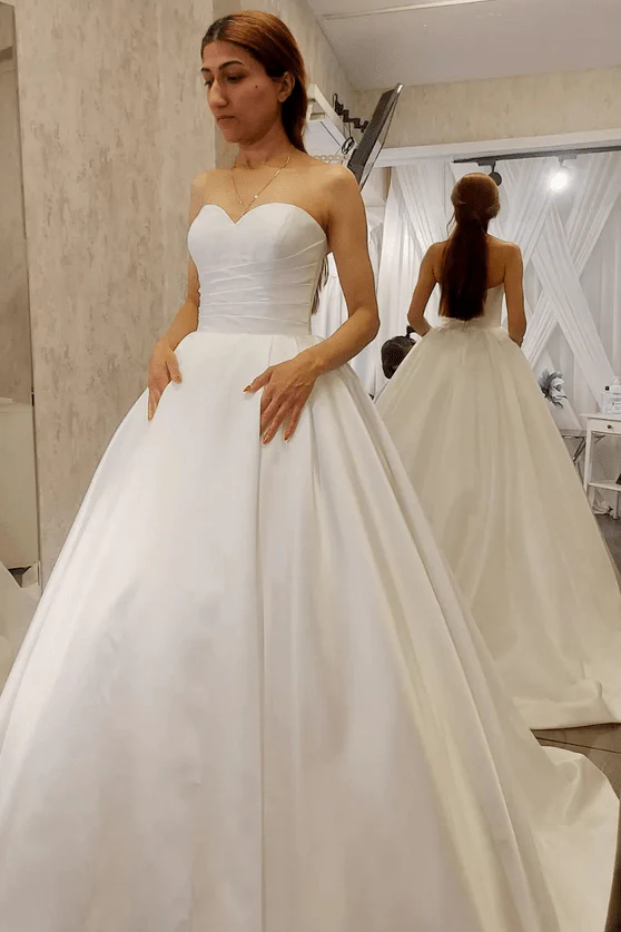 Ivory Satin Sweetheart A-Line Sleeveless Wedding Dress