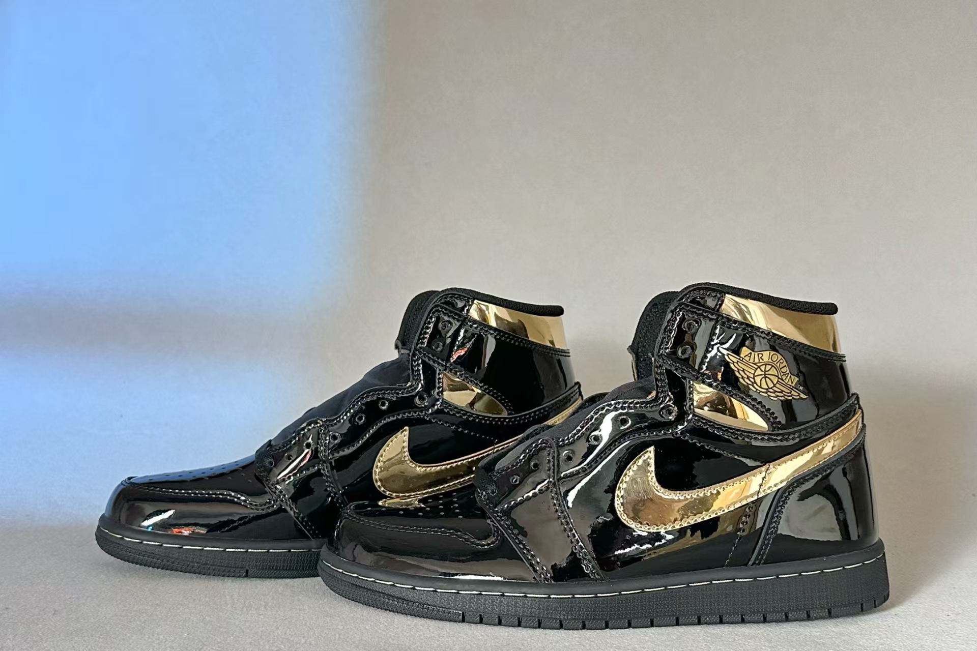 Air Jordan 1 High OG in Black & Metallic Gold – Luxe Basketball Heritage Style