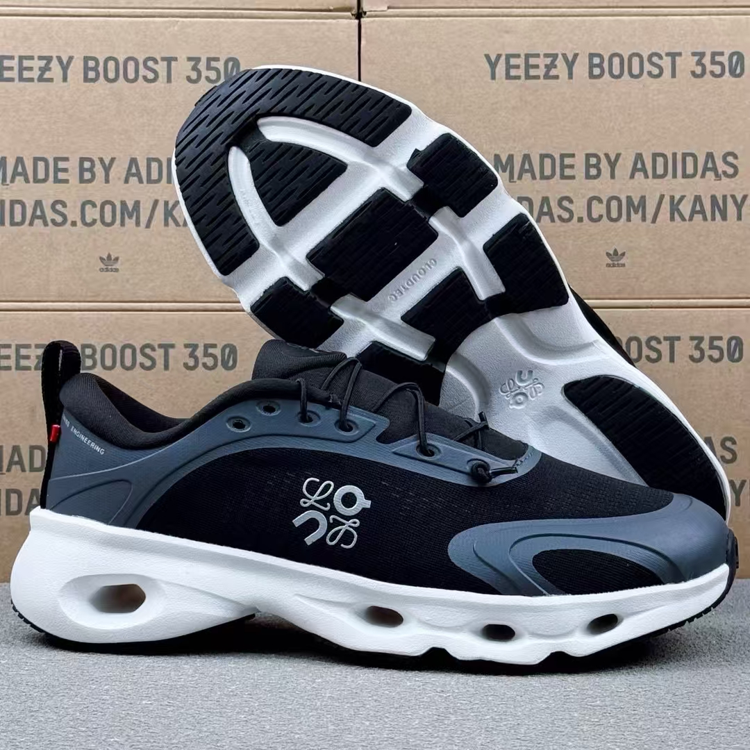 Zendaya Collaboration On Cloudzone Moon – Triple Color Running Shoes (Black/White/Navy)