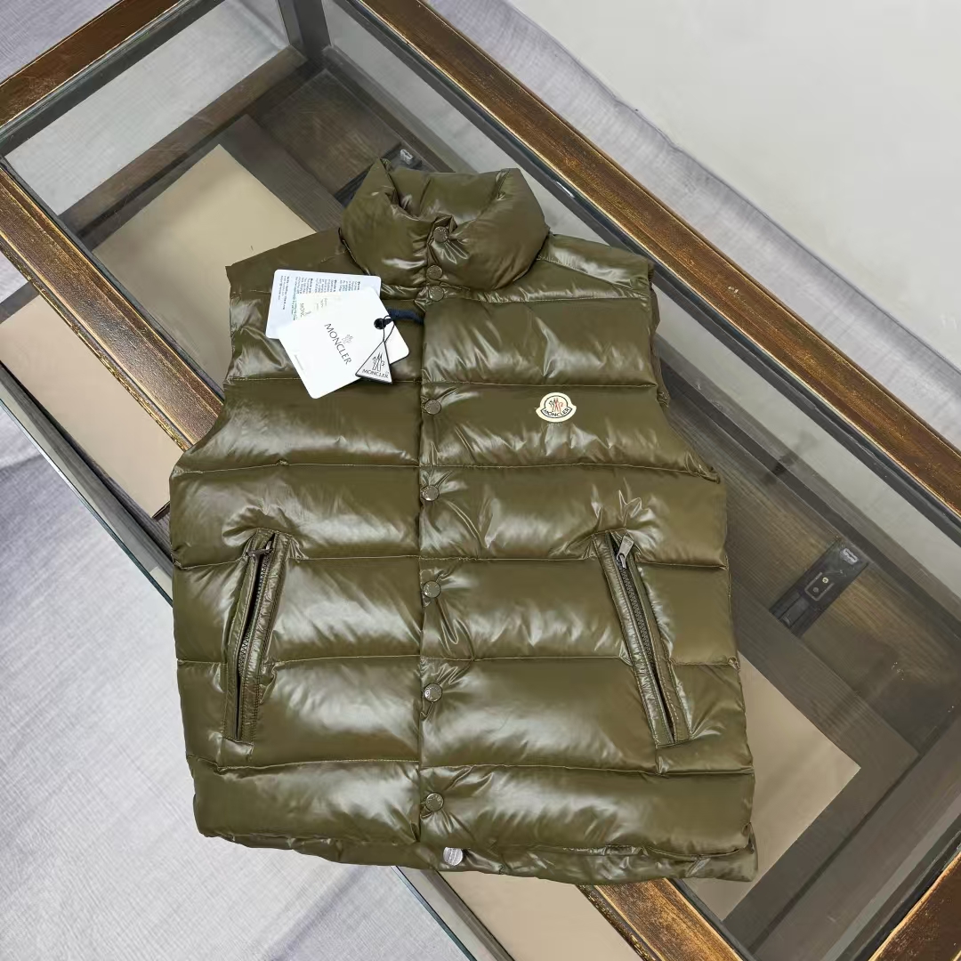 Moncler P360 Moss Green Hybrid Puffer Jacket – Urban Tailored Warmth