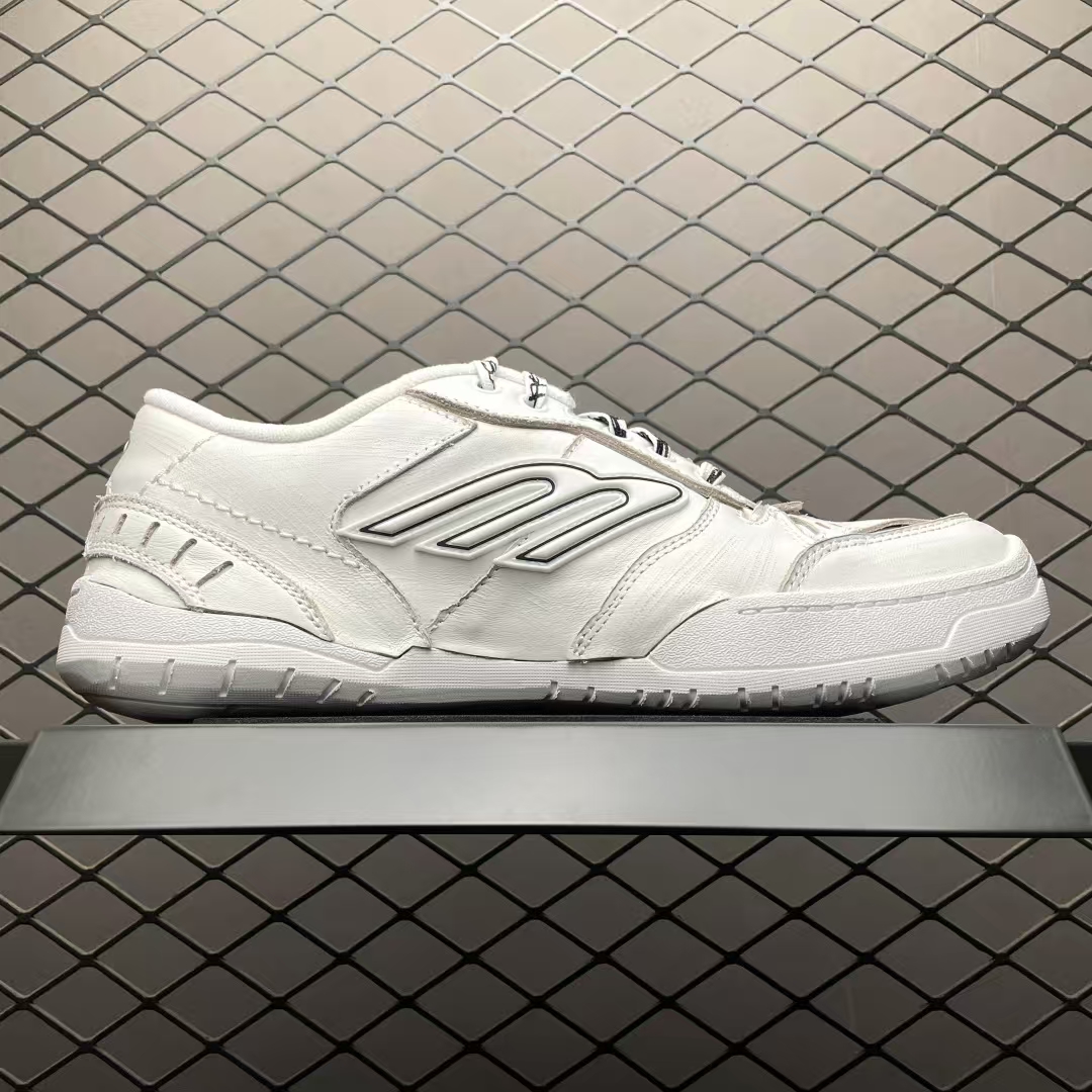 Balenciaga Hamptons White Calfskin Loafers – Modern Round Toe Slip-On