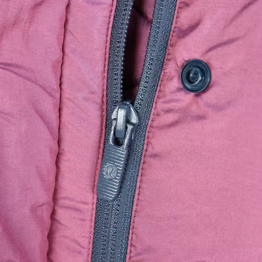 Lululemon Magenta Cropped Winder Puff – Bold Lightweight Down Jacket