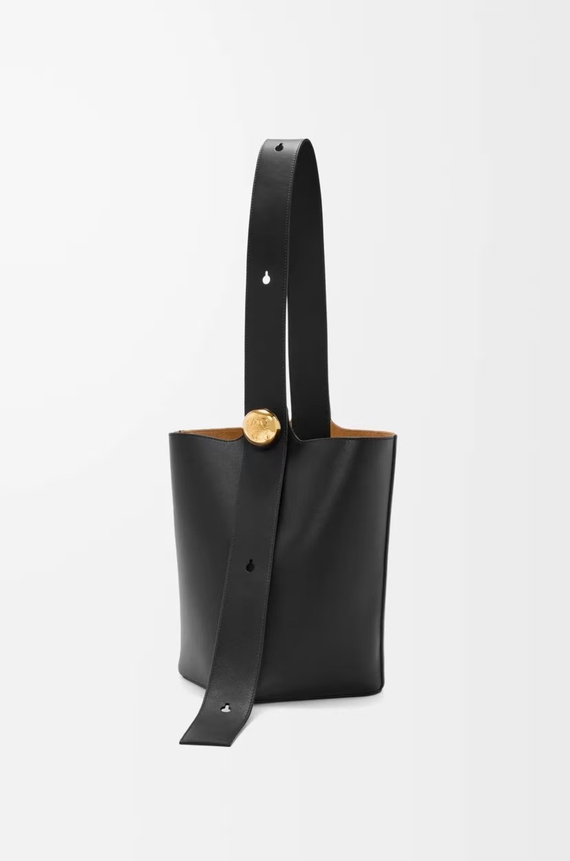 LOEWE Medium Pebble Bucket Bag in Black Smooth Calfskin