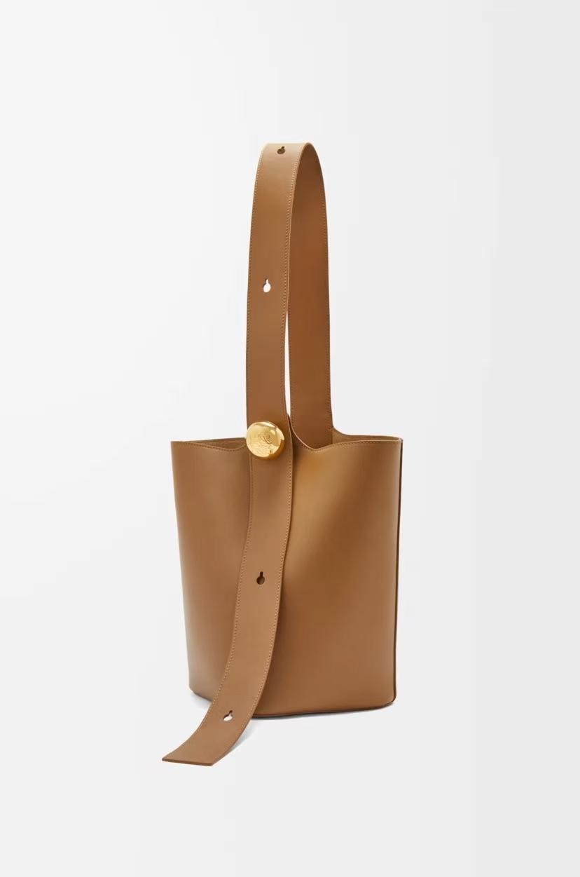 LOEWE Medium Pebble Bucket Bag in Oak Brown Smooth Calfskin