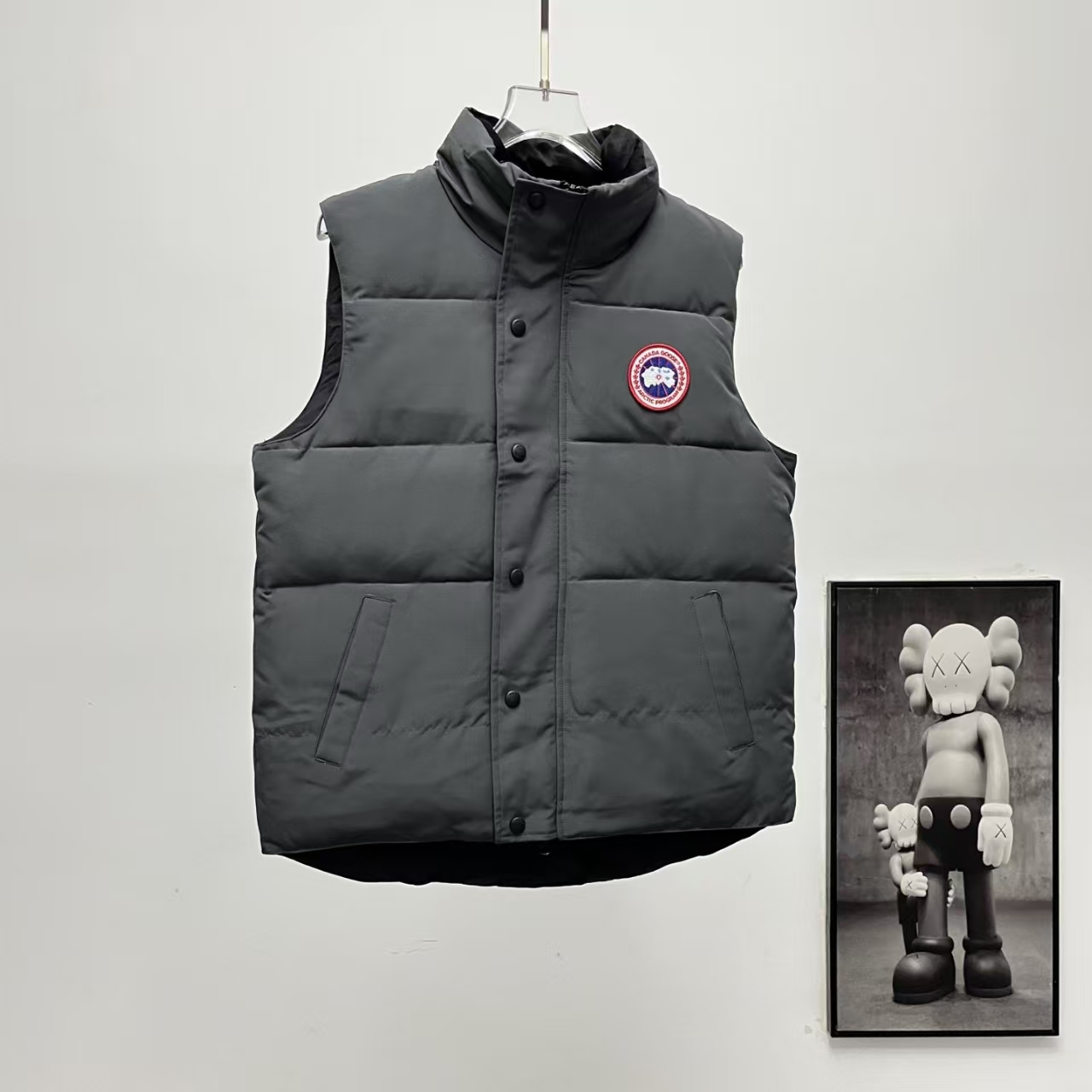 Canada Goose GARSON Graphite Grey Down Vest with Red Label – Stand Collar & Diagonal Pockets