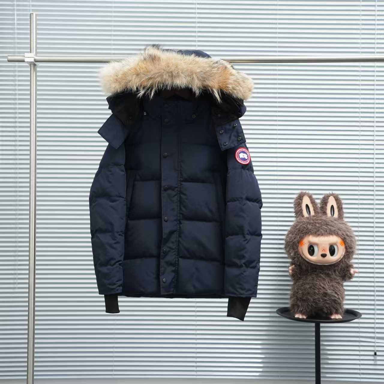 Canada Goose Black Down Jacket with Coyote Fur Trim – Hooded Expedition Coat