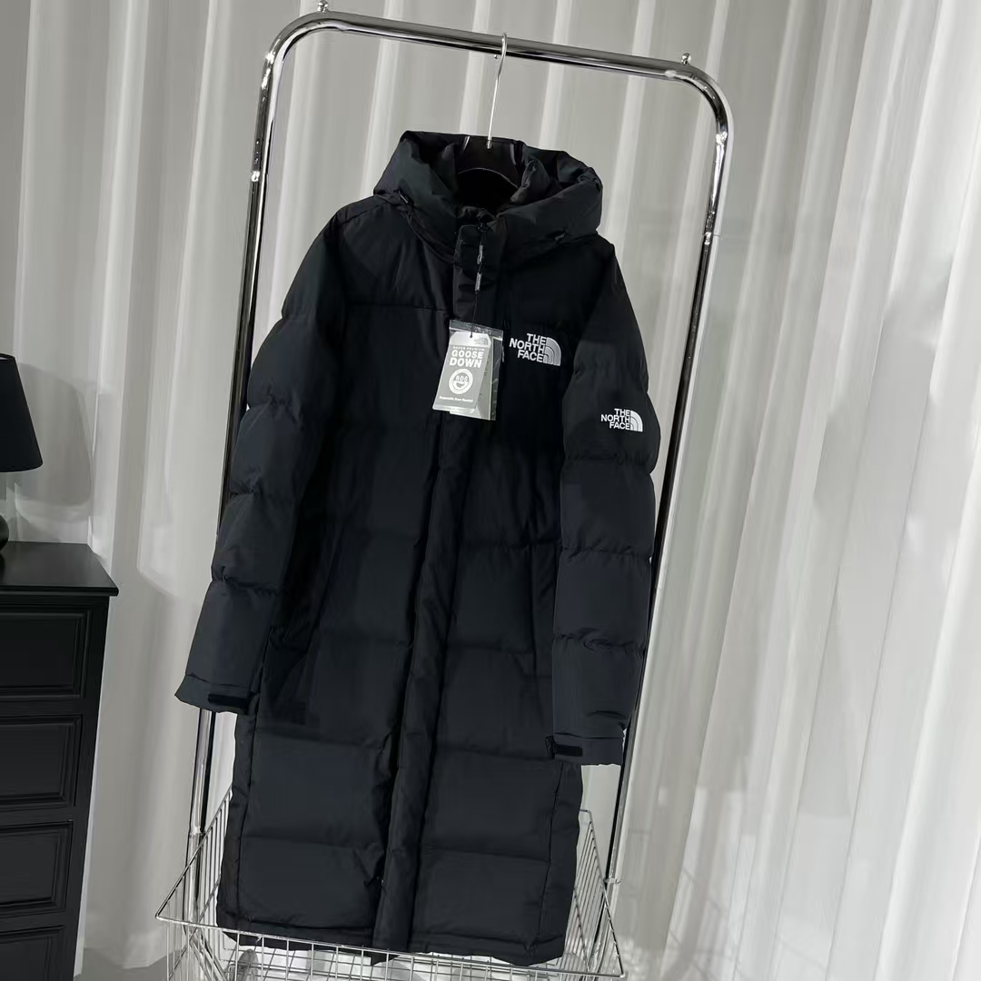 The North Face Long Hooded Down Parka in Black – Expedition-Grade Insulated Coat
