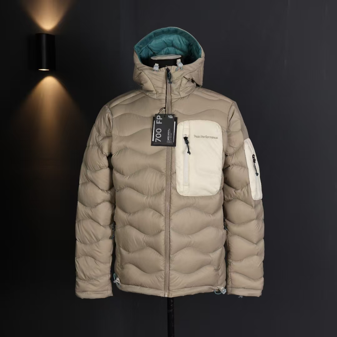 PEAK PERFORMANCE Light Grey Insulated Top, Lightweight Warmth, Water-Resistant