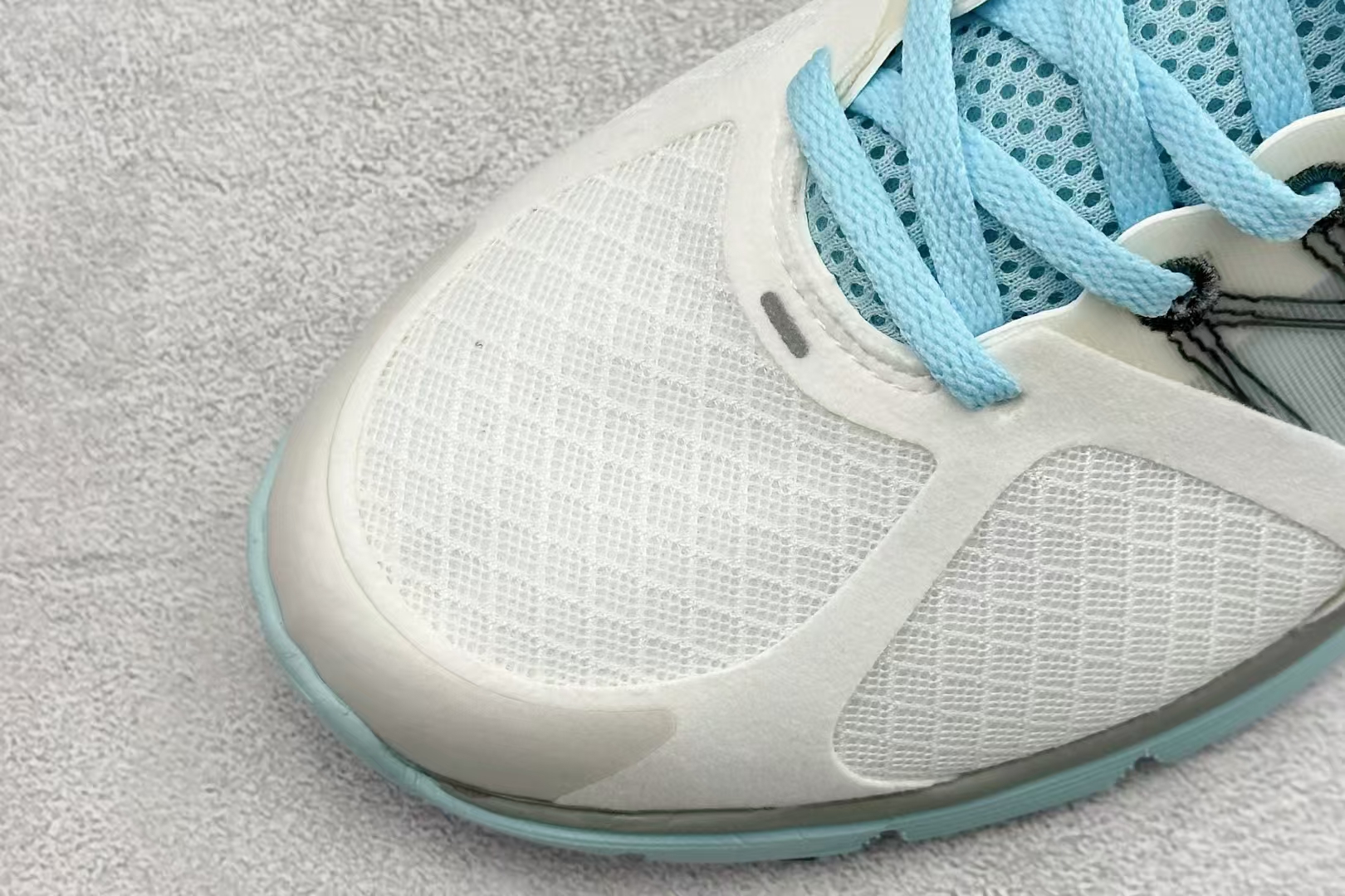 Nike LunarGlide+ 2 in Grey White – Comfortable Slip-Resistant Running Shoes