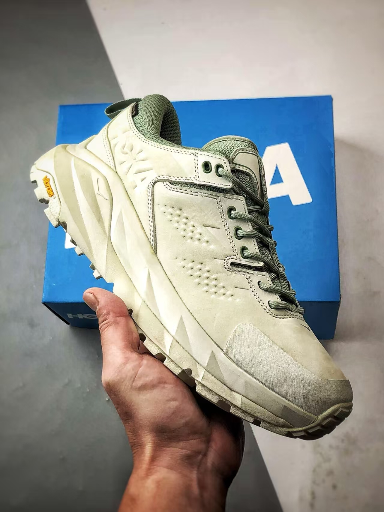 HOKA ONE ONE Kaha Low GTX in Light Green – Waterproof Cushioned Hiking Shoes