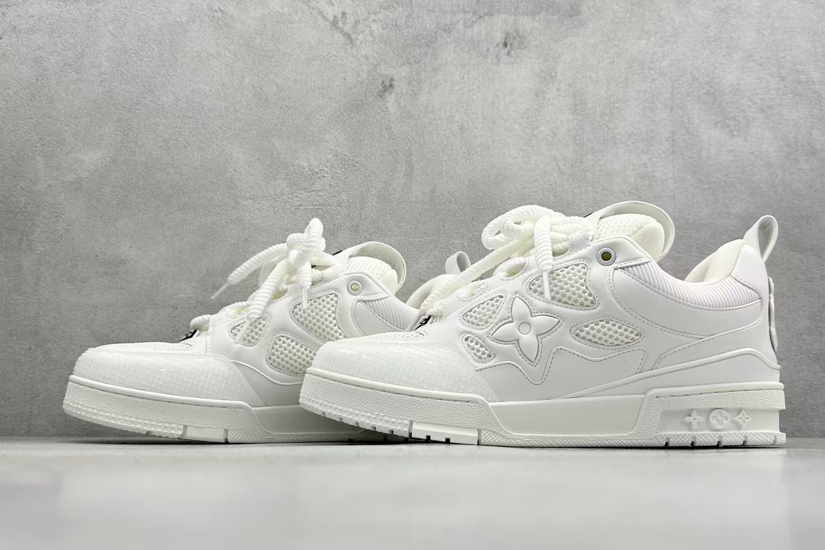 Louis Vuitton Skate Round-Toe Lace-Up Low-Top Sneakers in White – Unisex Luxury