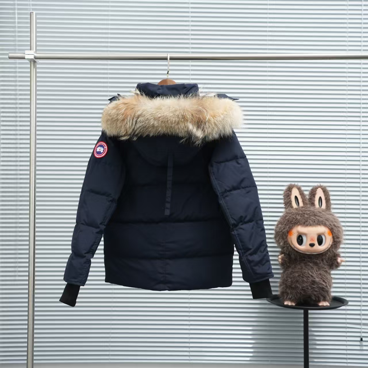 Canada Goose Black Down Jacket with Coyote Fur Trim – Hooded Expedition Coat