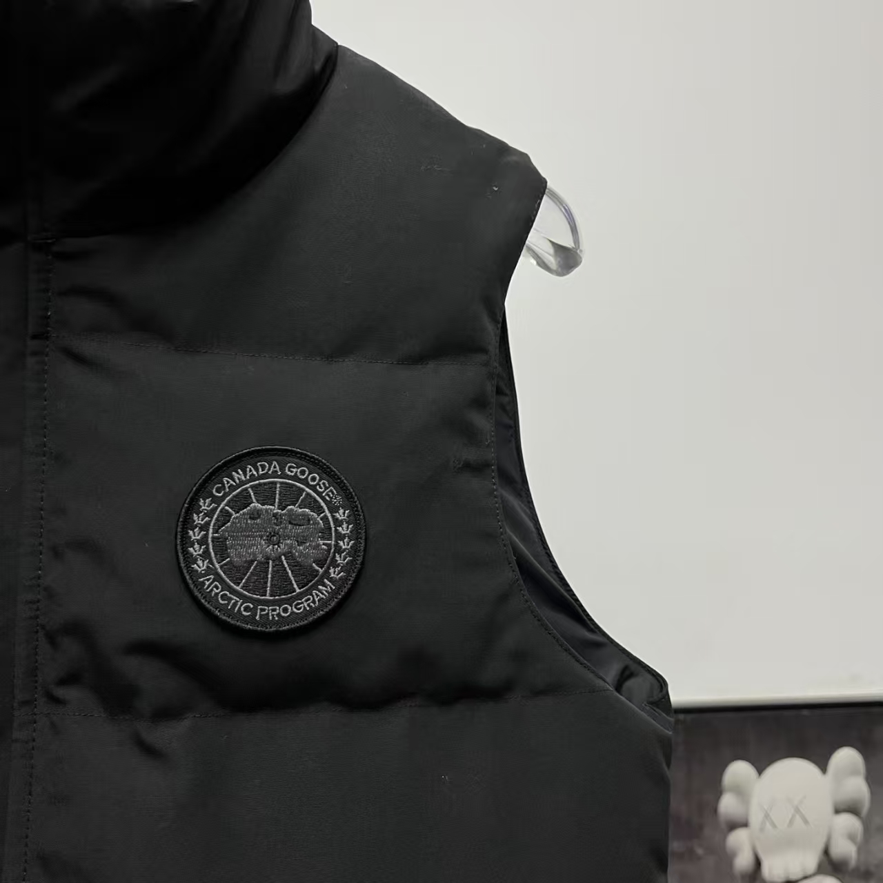 Canada Goose GARSON Black Vest Black Label – Diagonal Pocket Stand Collar Design