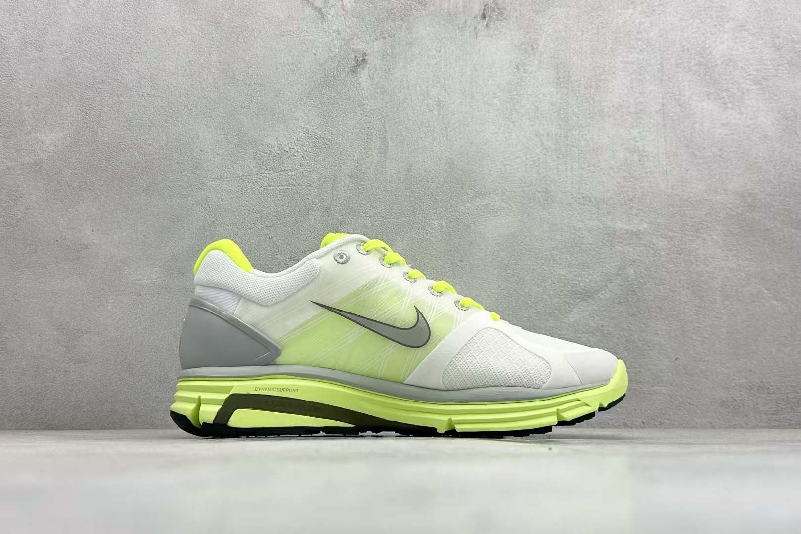 Nike LunarGlide+ 2 Beige Yellow – Retro Cushioned Low-Top Trainers