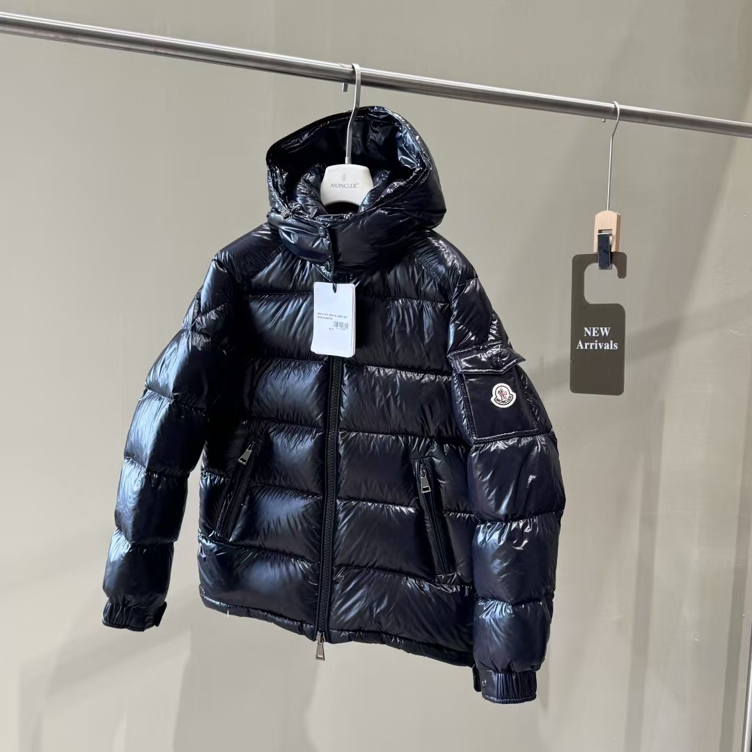 Moncler Marie Women's Black Cropped Goose Down Puffer Jacket