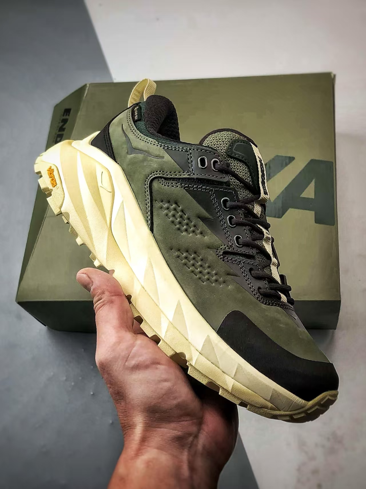 HOKA ONE ONE Kaha Low GTX in Dark Green – Waterproof Cushioned Hiking Shoes