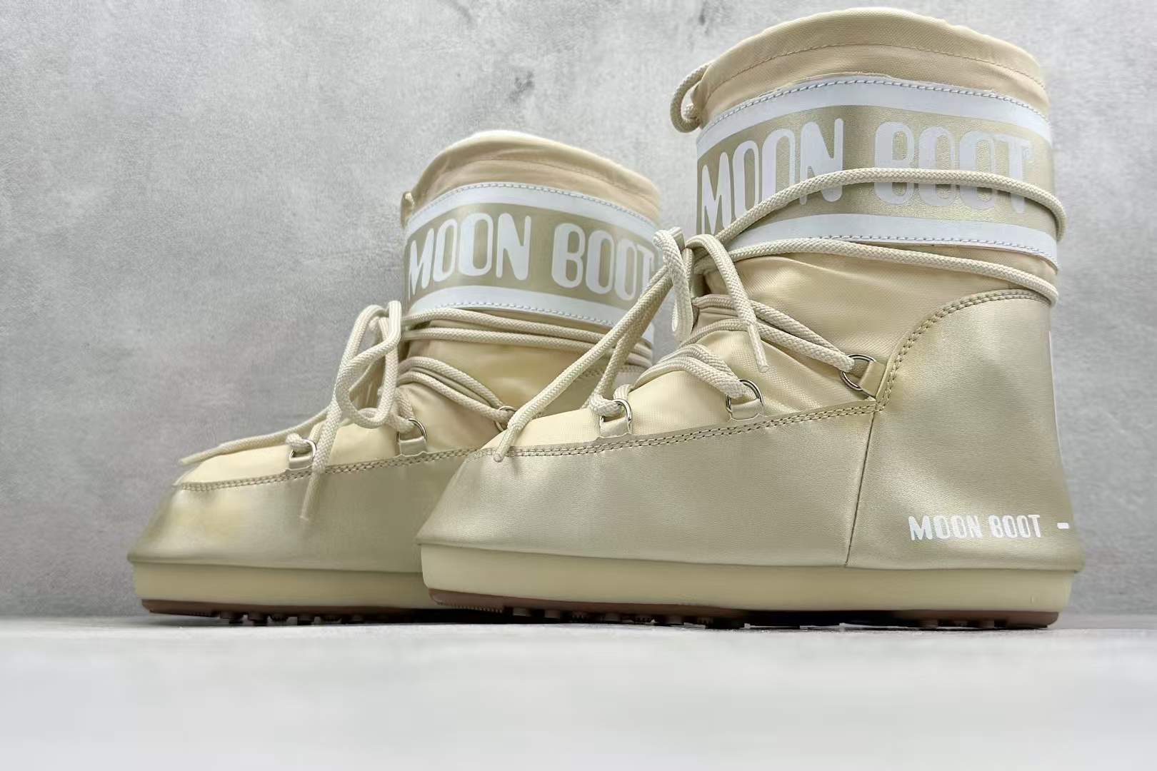 Moon Boot Lace-Up Nylon Snow Boots in Khaki – Retro Winter Style